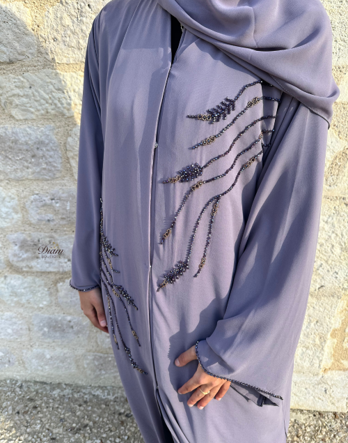 Abaya Dubai droite en mousseline doublée avec hijab et ceinture