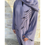 Abaya Dubai droite en mousseline doublée avec hijab et ceinture