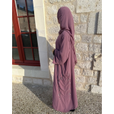 Abaya Dubai perlée en mousseline doublée avec hijab et ceinture