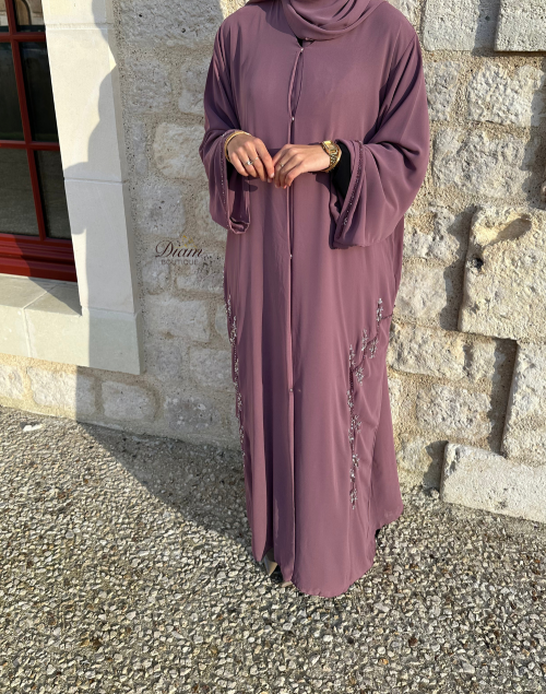 Abaya Dubai perlée en mousseline doublée avec hijab et ceinture