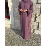 Abaya Dubai perlée en mousseline doublée avec hijab et ceinture