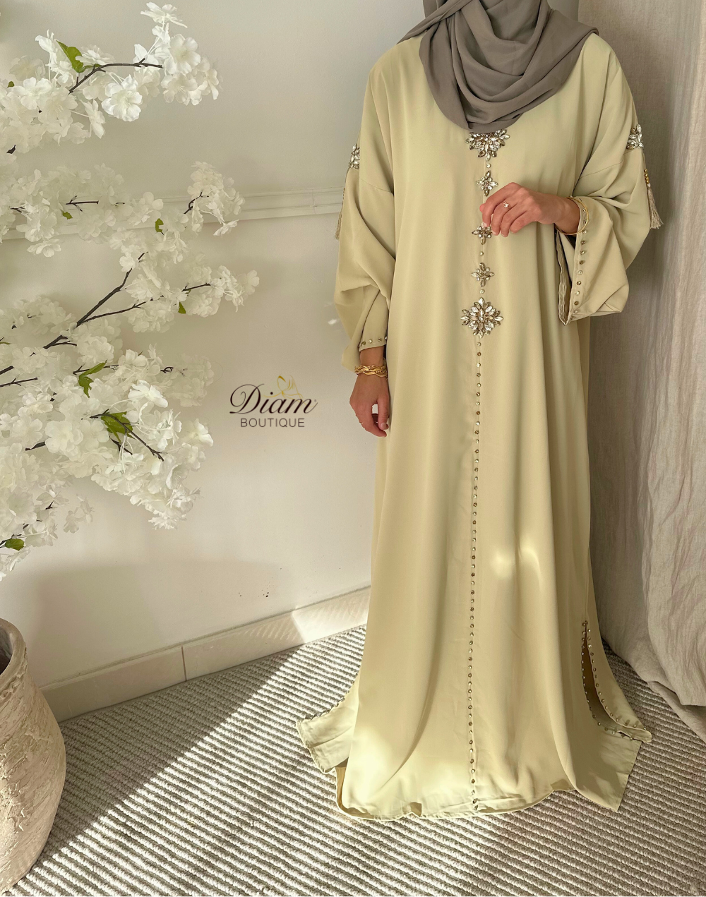 Abaya style caftan femme – Fluide et élégante pour soirées et occasions habillées