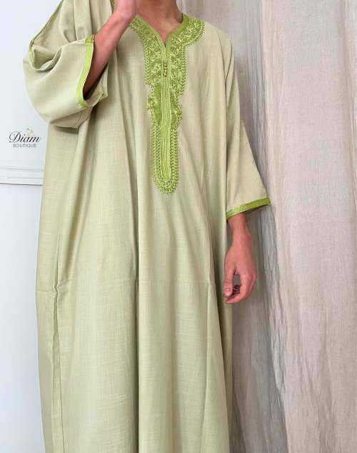 Gandoura fabriquée au Maroc – Élégante et Traditionnelle