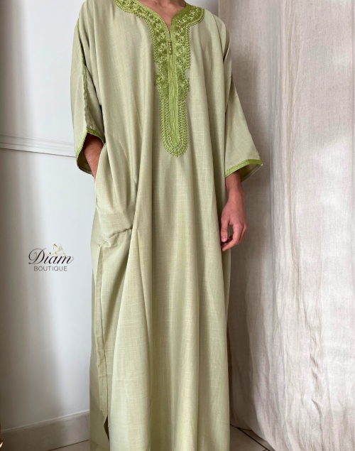 Gandoura fabriquée au Maroc – Élégante et Traditionnelle