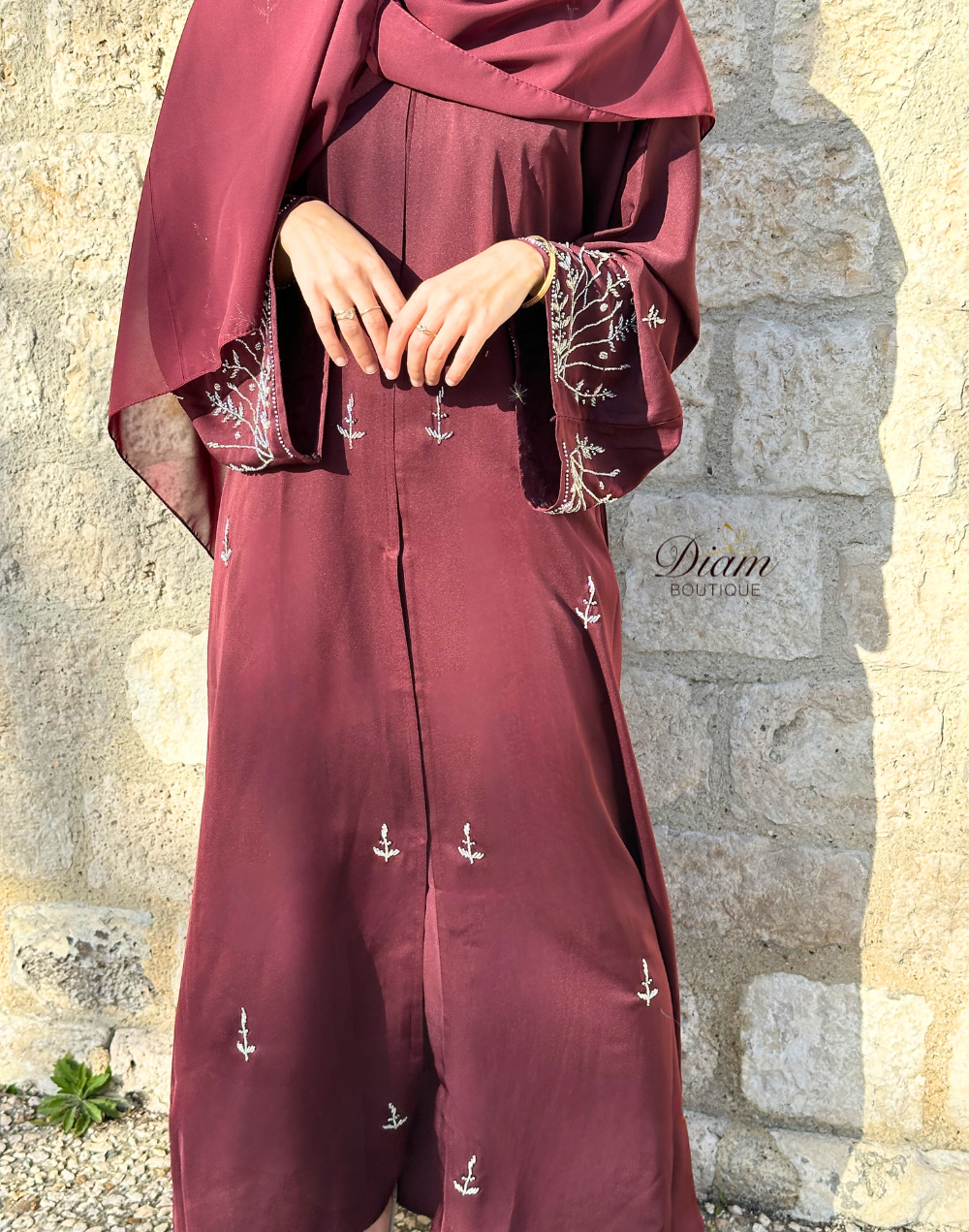 Abaya Nidah Perlée à la Main – Hijab Assorti – Fabriquée à Dubaï