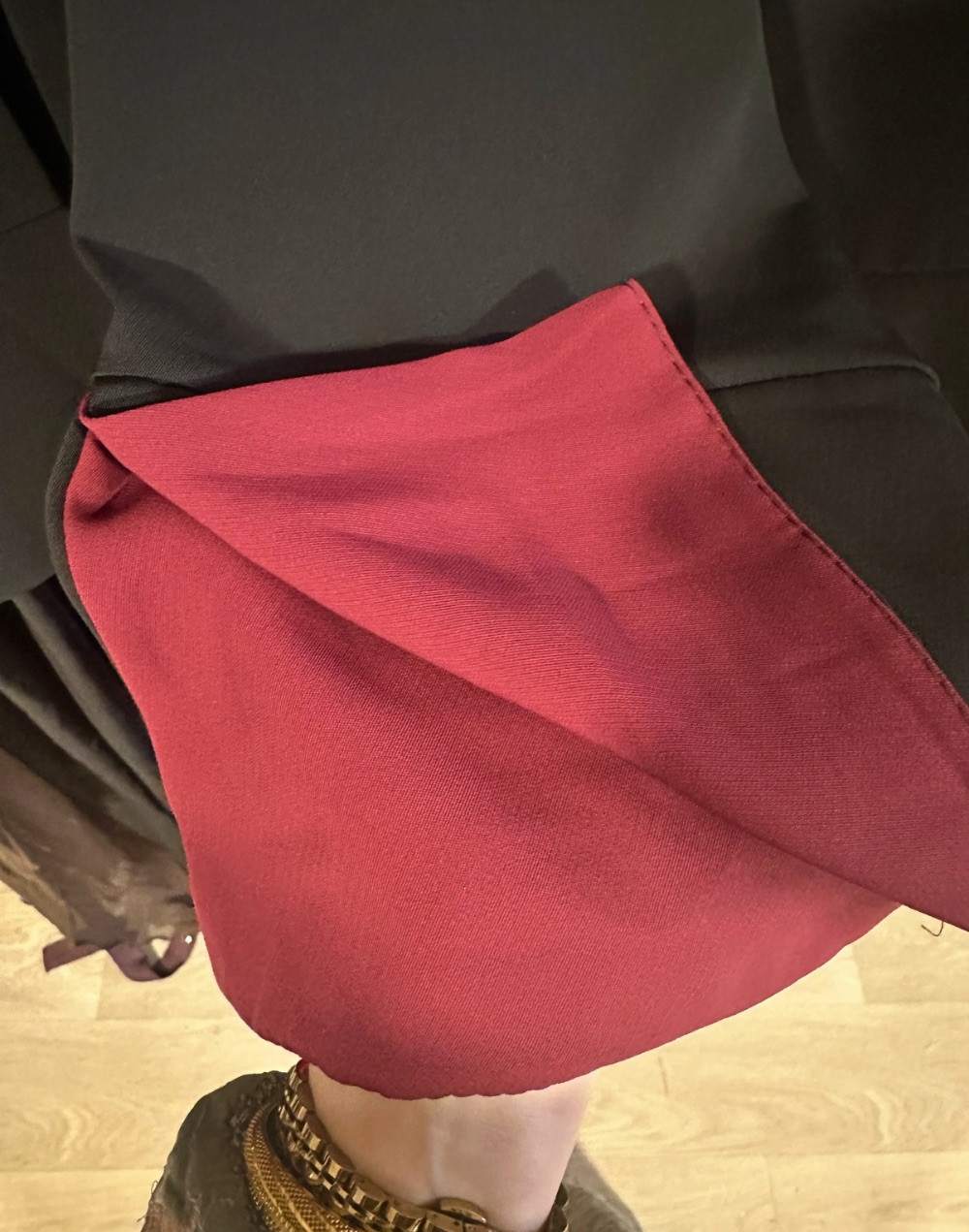 Abaya Crêpe Noir Bi-Color – Manches Fente