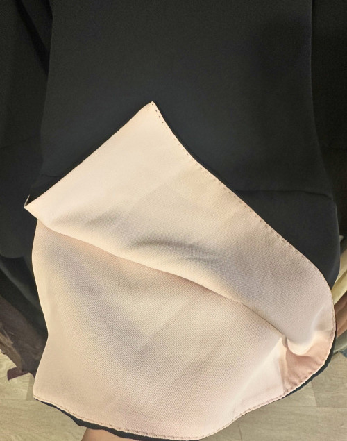 Abaya Crêpe Noir Bi-Color – Manches Fente